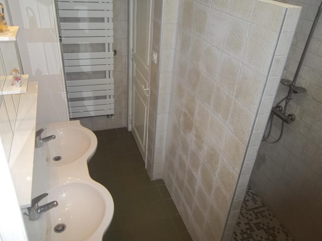 B&B Le Petit Frigouyé Rochefort-du-Gard Habitación foto